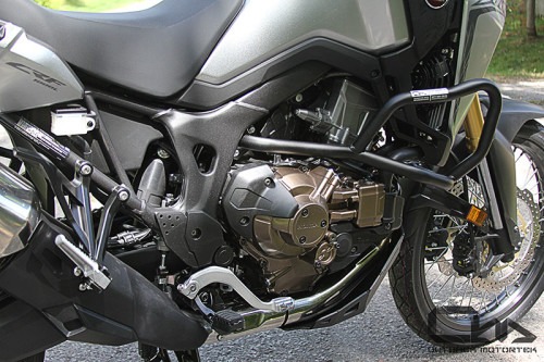 Patin De Barre Transversale Pour Honda Africa Twin XRV750 / CRF1000L – Similicuir Noir – Rembourrage Épais – Logo Doré